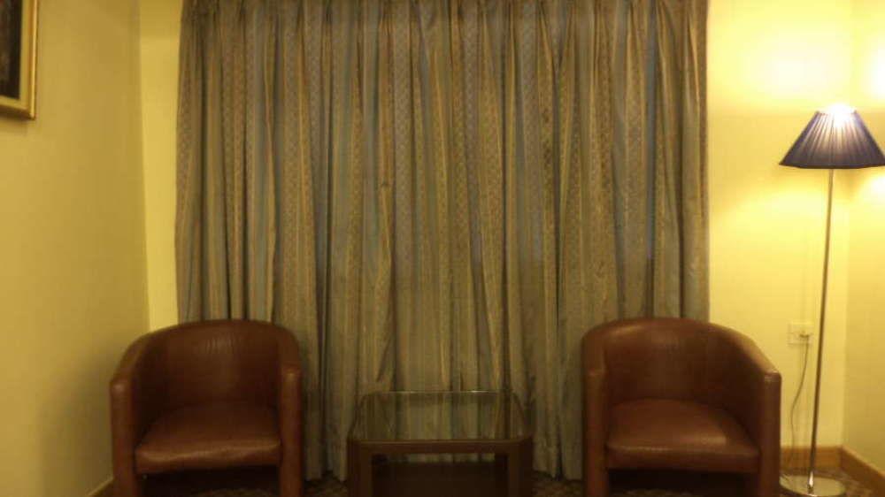 Vishwaratna Hotel Guwahati Ngoại thất bức ảnh
