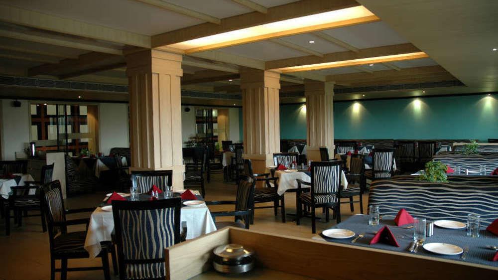 Vishwaratna Hotel Guwahati Ngoại thất bức ảnh