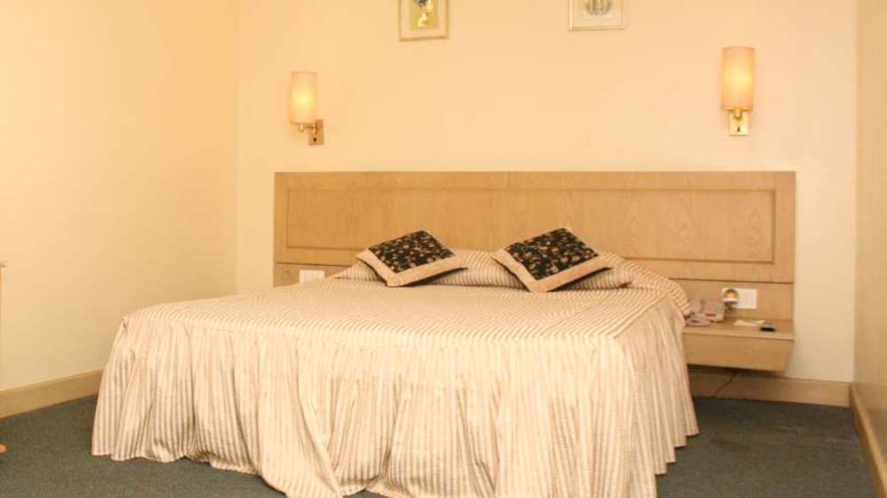 Vishwaratna Hotel Guwahati Ngoại thất bức ảnh