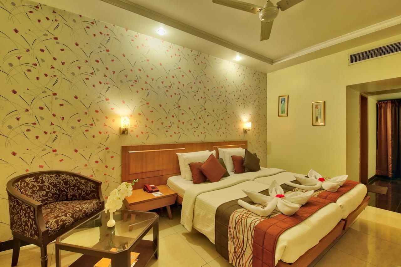 Vishwaratna Hotel Guwahati Ngoại thất bức ảnh