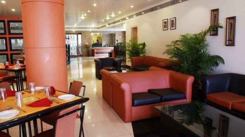Vishwaratna Hotel Guwahati Ngoại thất bức ảnh