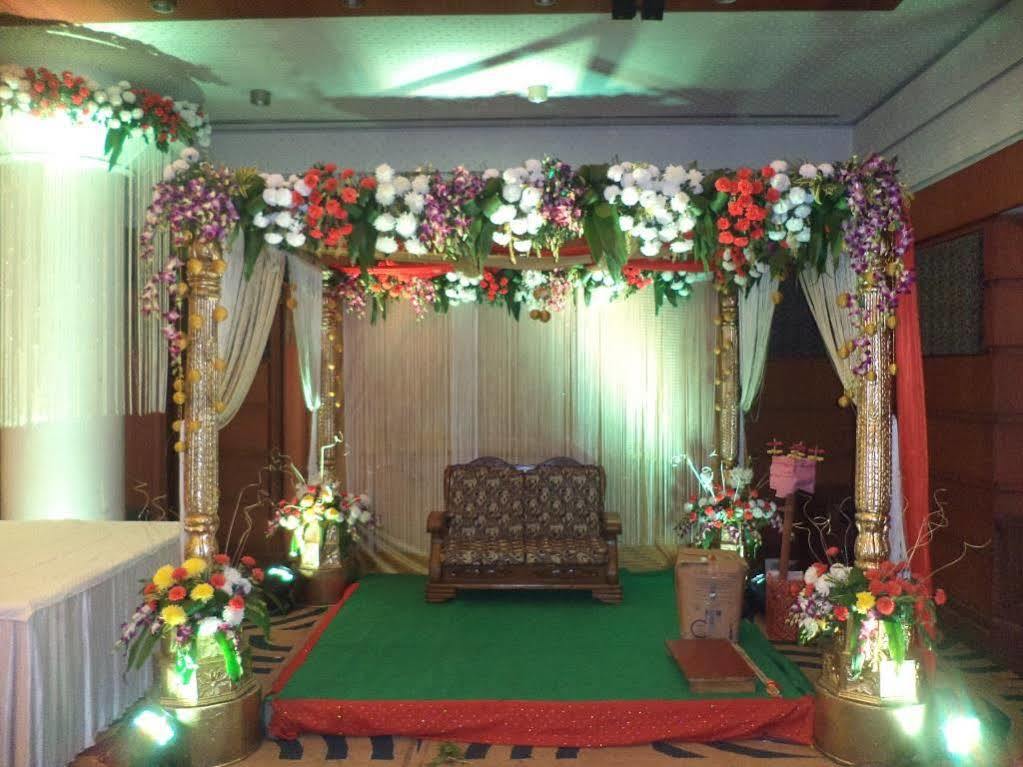 Vishwaratna Hotel Guwahati Ngoại thất bức ảnh