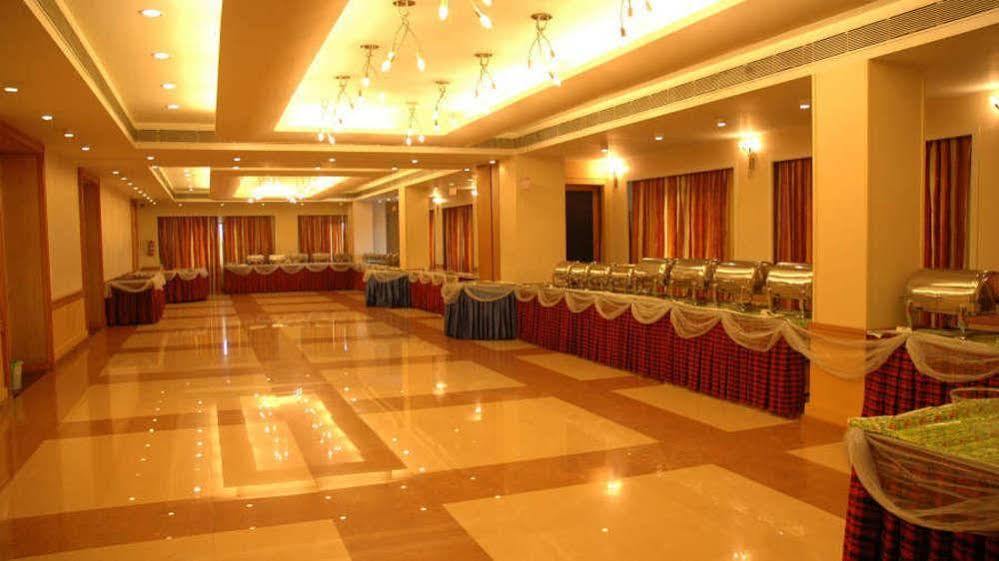 Vishwaratna Hotel Guwahati Ngoại thất bức ảnh