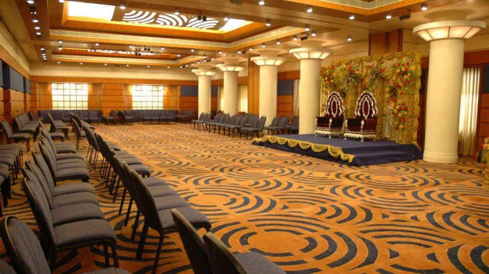 Vishwaratna Hotel Guwahati Ngoại thất bức ảnh