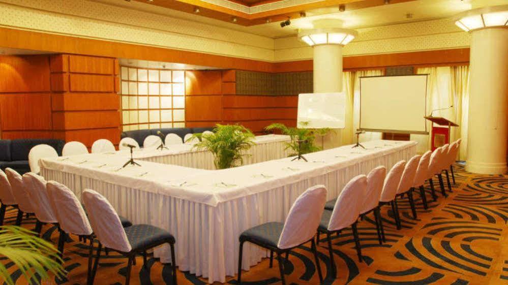 Vishwaratna Hotel Guwahati Ngoại thất bức ảnh