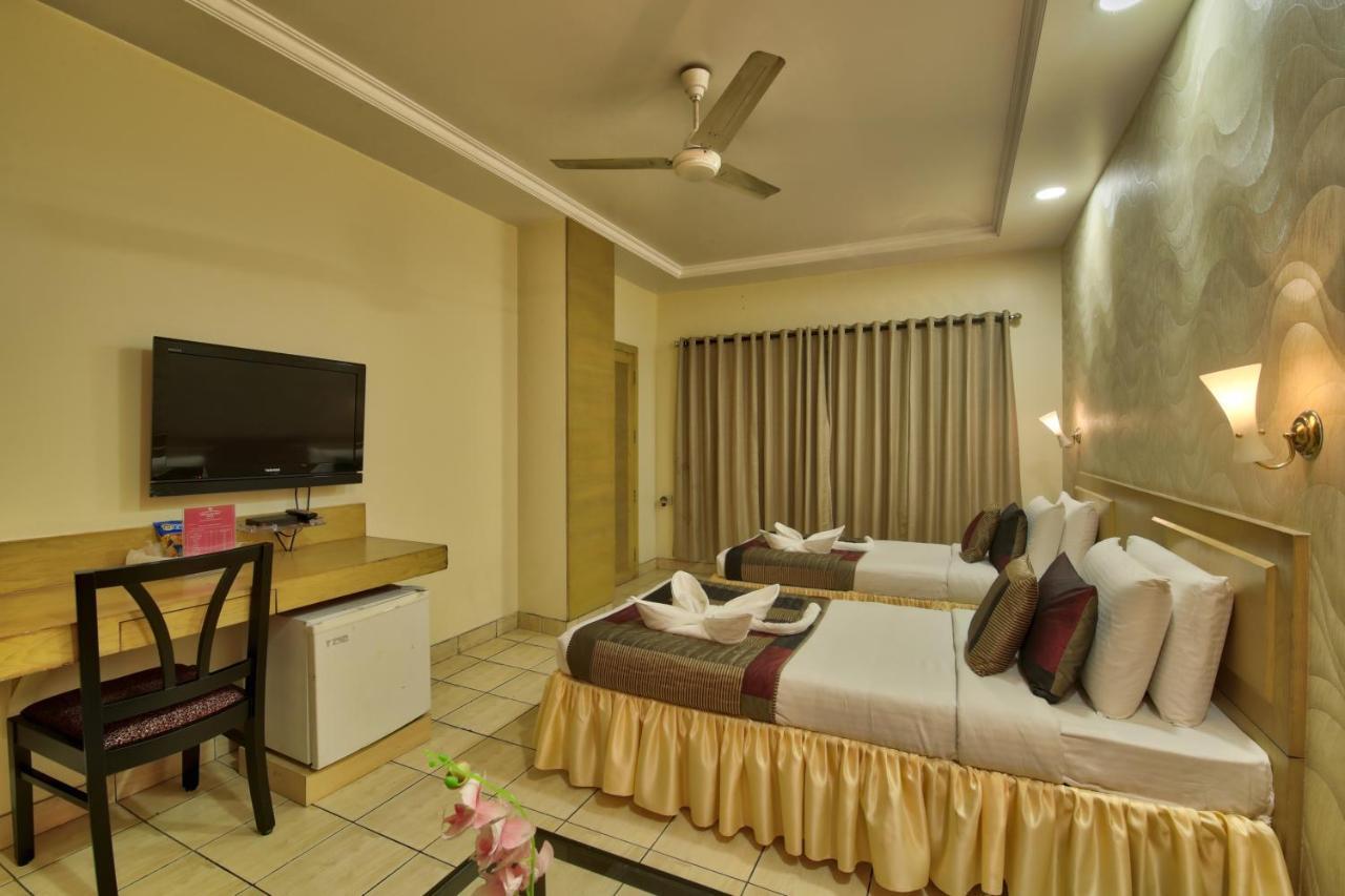 Vishwaratna Hotel Guwahati Ngoại thất bức ảnh