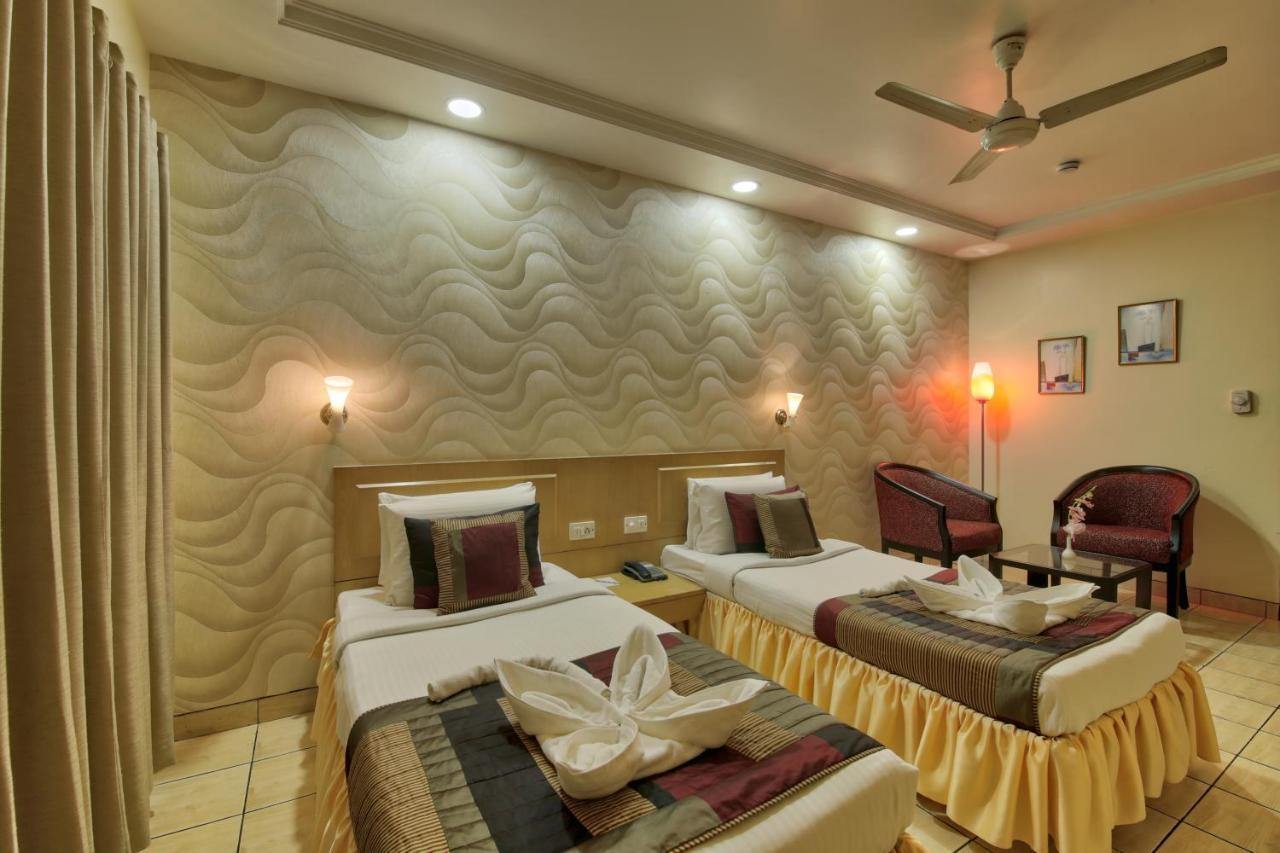 Vishwaratna Hotel Guwahati Ngoại thất bức ảnh