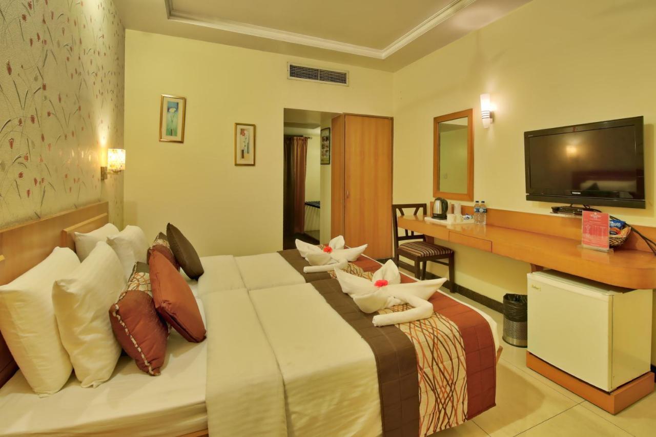 Vishwaratna Hotel Guwahati Ngoại thất bức ảnh