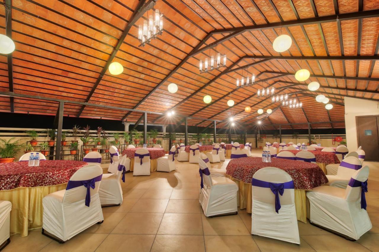 Vishwaratna Hotel Guwahati Ngoại thất bức ảnh