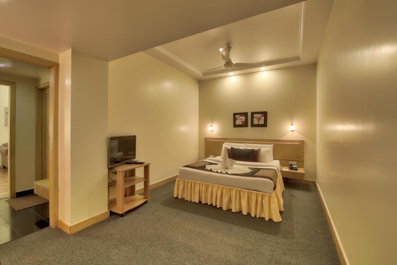 Vishwaratna Hotel Guwahati Ngoại thất bức ảnh
