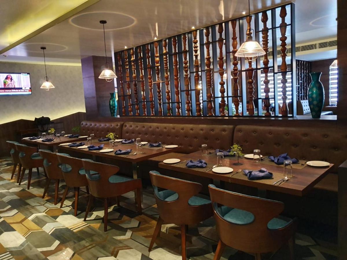 Vishwaratna Hotel Guwahati Ngoại thất bức ảnh